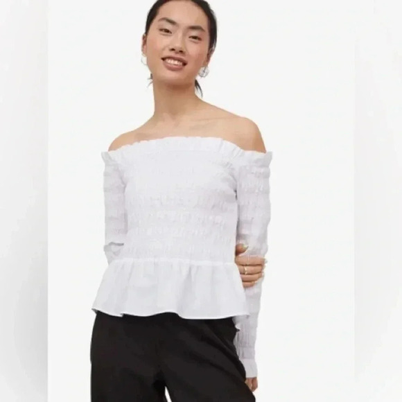 NWT H&M Divided Off The Shoulder Smocked Top - Picture 2 of 6